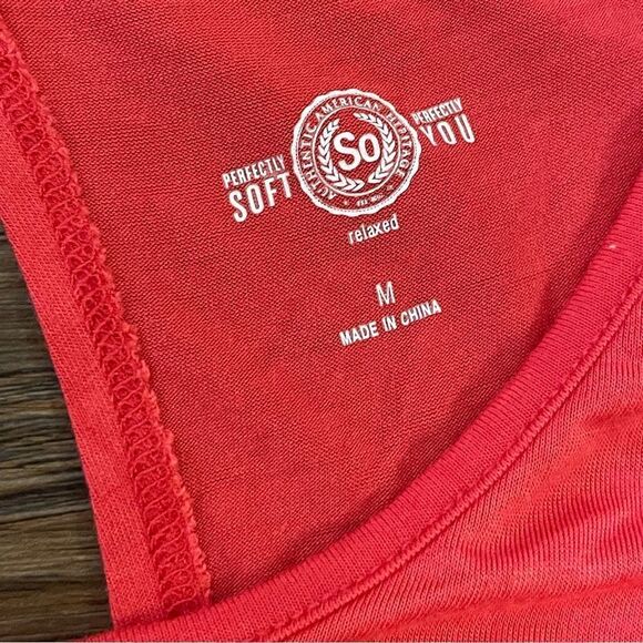 So Coral Short Sleeve Blouse Keyhole Back Size Medium - Picture 8 of 8